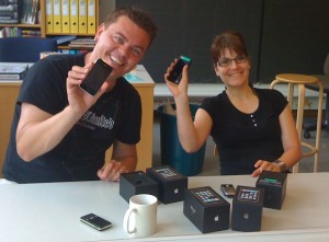 Padi und Corinne mit iPhone